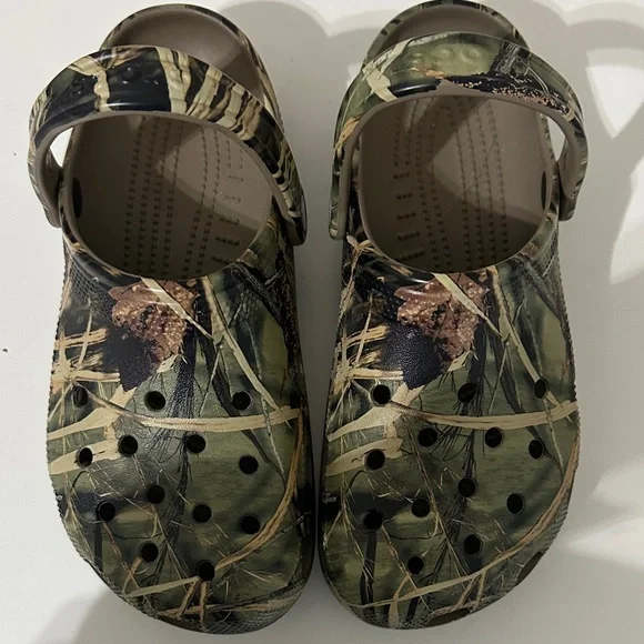 CROCS W9 Camouflage Shoes - Picture 9 of 11